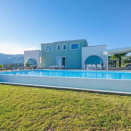 Essence Castellammare del Golfo