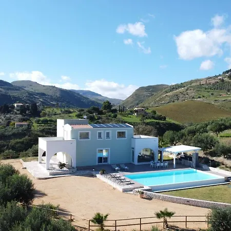 Essence * Castellammare del Golfo