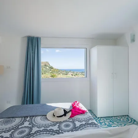 Essence Castellammare del Golfo